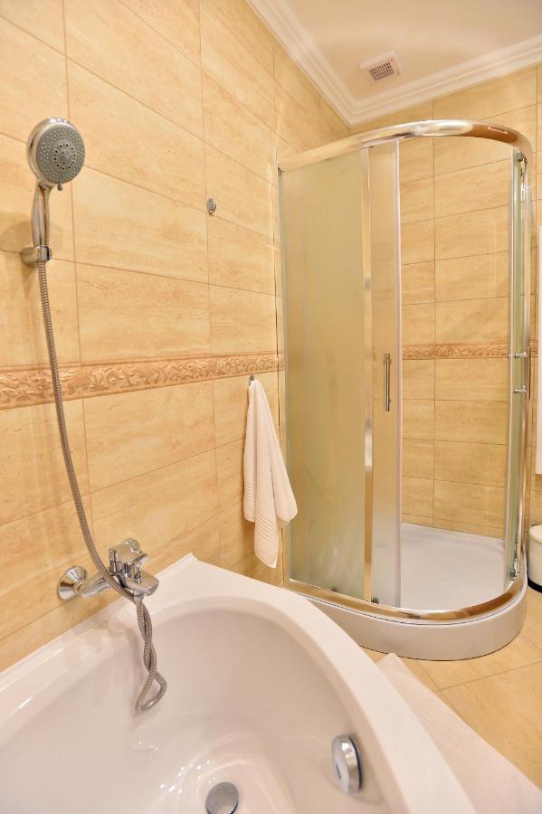 Egri Otthonom Vendégház Hotell Exteriör bild