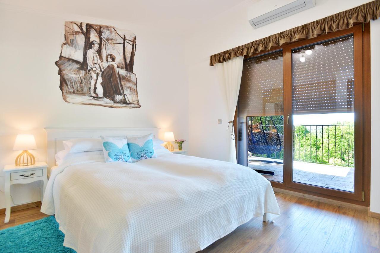 Egri Otthonom Vendégház Hotell Exteriör bild